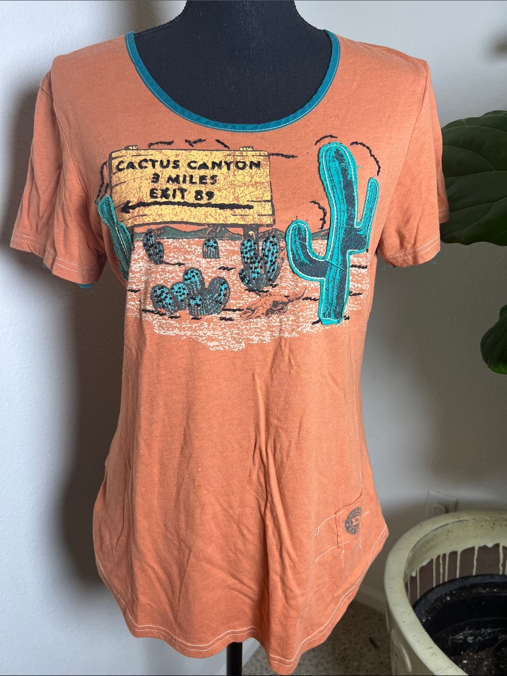 Double D Ranch Women’s Southwestern Beaded Distressed Orange T-Shirt Top Medium
